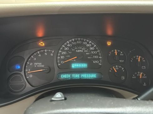 Used 2005 Chevrolet Suburban LS w/ Preferred Equipment Group image 14