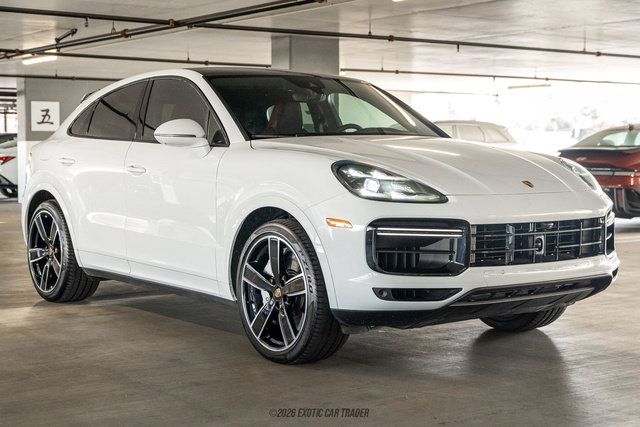Used 2023 Porsche Cayenne Turbo AWD/4WD image 12