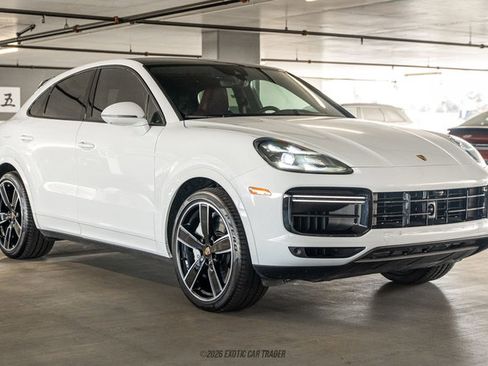 Used 2023 Porsche Cayenne Turbo AWD/4WD image 12