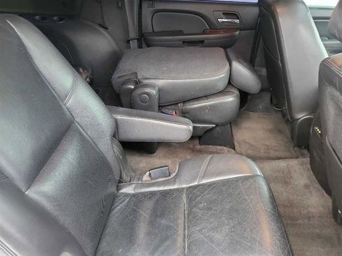 Used 2011 Chevrolet Suburban LTZ image 11