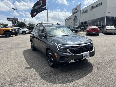 Used 2026 Kia Seltos EX FWD image 11