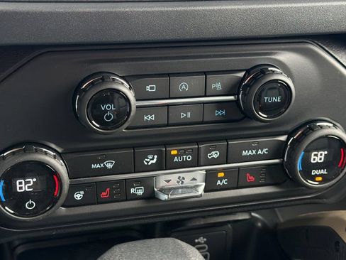 New 2026 Ford Bronco Badlands AWD/4WD image 17