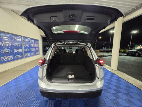 Used 2025 Nissan Rogue SV image 7