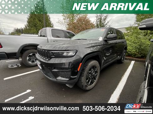 Certified 2024 Jeep Grand Cherokee Altitude AWD/4WD image 1