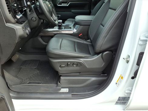 Used 2025 Chevrolet Silverado 1500 LTZ AWD/4WD image 11