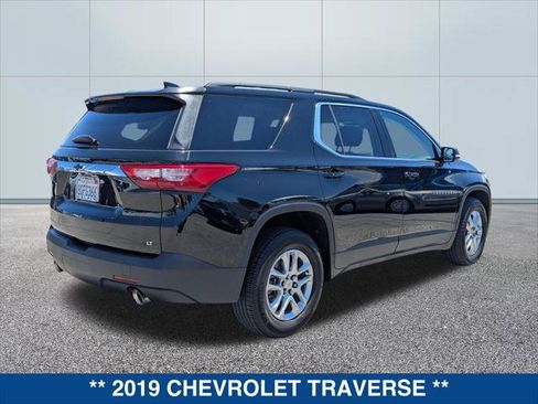 Used 2019 Chevrolet Traverse LT w/ LPO, Cargo Package FWD image 5