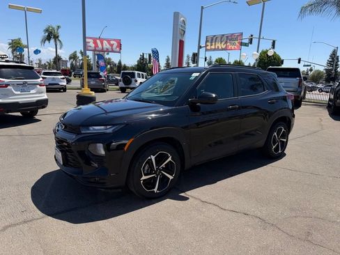 Used 2023 Chevrolet TrailBlazer RS FWD image 3