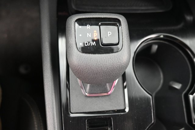 Used 2024 Nissan Rogue S AWD/4WD image 25