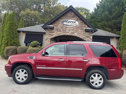 Used 2009 Cadillac Escalade AWD image 1