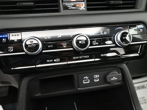 Used 2024 Honda Pilot Elite image 19