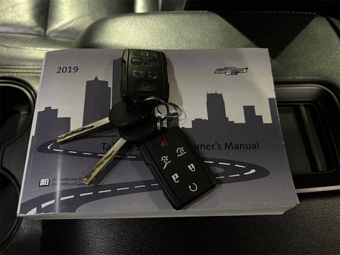 Used 2019 Chevrolet Suburban LT image 43