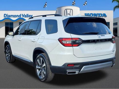 New 2025 Honda Pilot Touring image 4