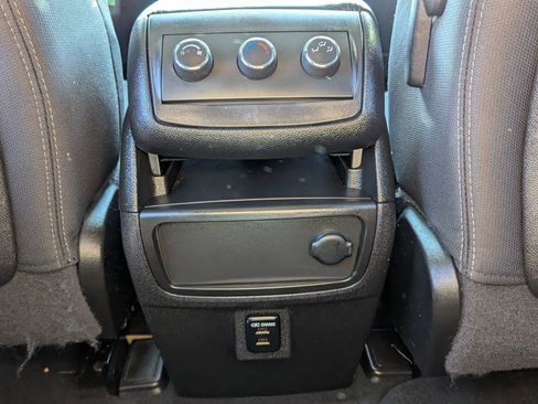 Used 2015 GMC Acadia SLE AWD/4WD image 18
