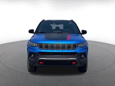 Used 2025 Jeep Compass Trailhawk AWD/4WD image 3