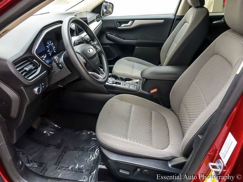 Certified 2020 Ford Escape SE image 10