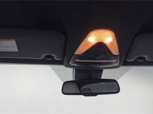 Used 2019 Toyota C-HR XLE image 18