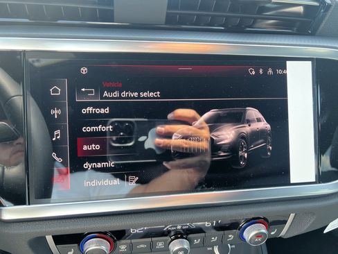 New 2025 Audi Q3 2.0T Premium image 28