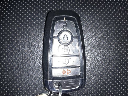 Used 2022 Ford Escape SEL image 32