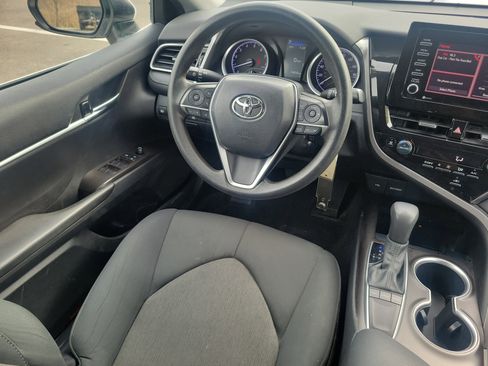 Used 2022 Toyota Camry LE image 11