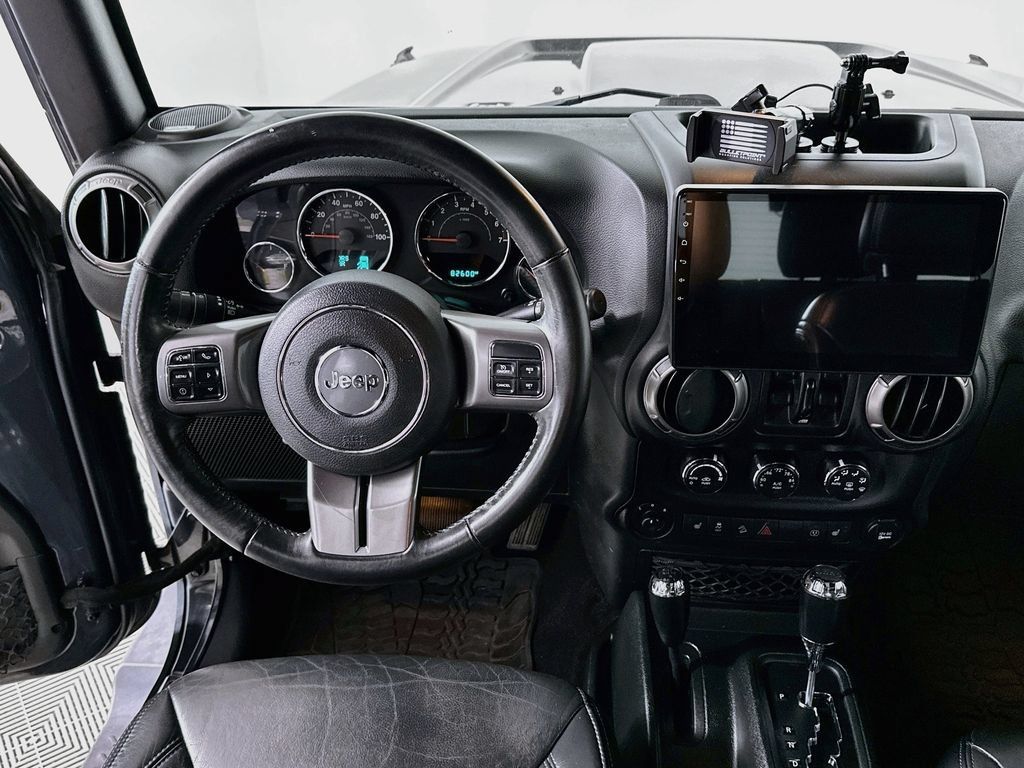 Used 2018 Jeep Wrangler Unlimited Sahara AWD/4WD image 19