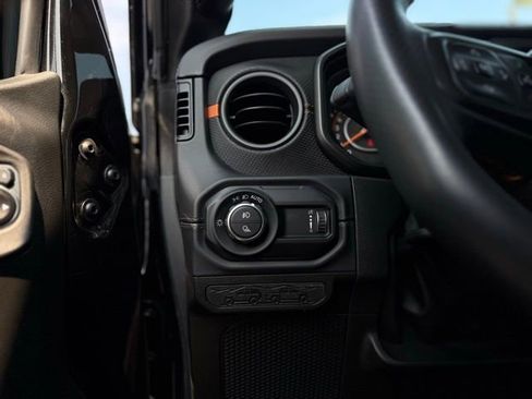 Used 2024 Jeep Gladiator Mojave w/ Convenience Group image 14