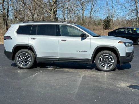New 2026 Jeep Cherokee Laredo image 42