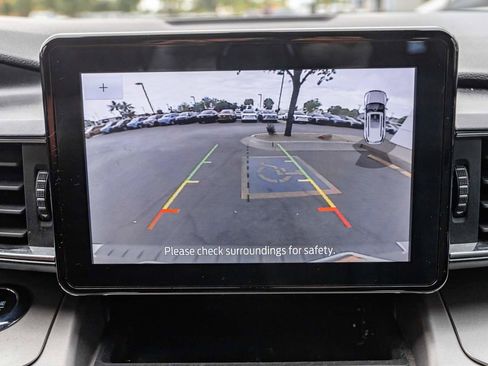 Used 2021 Ford Explorer XLT w/ Equipment Group 202A image 15