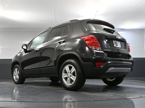 Used 2020 Chevrolet Trax LT w/ LT Convenience Package AWD/4WD image 44