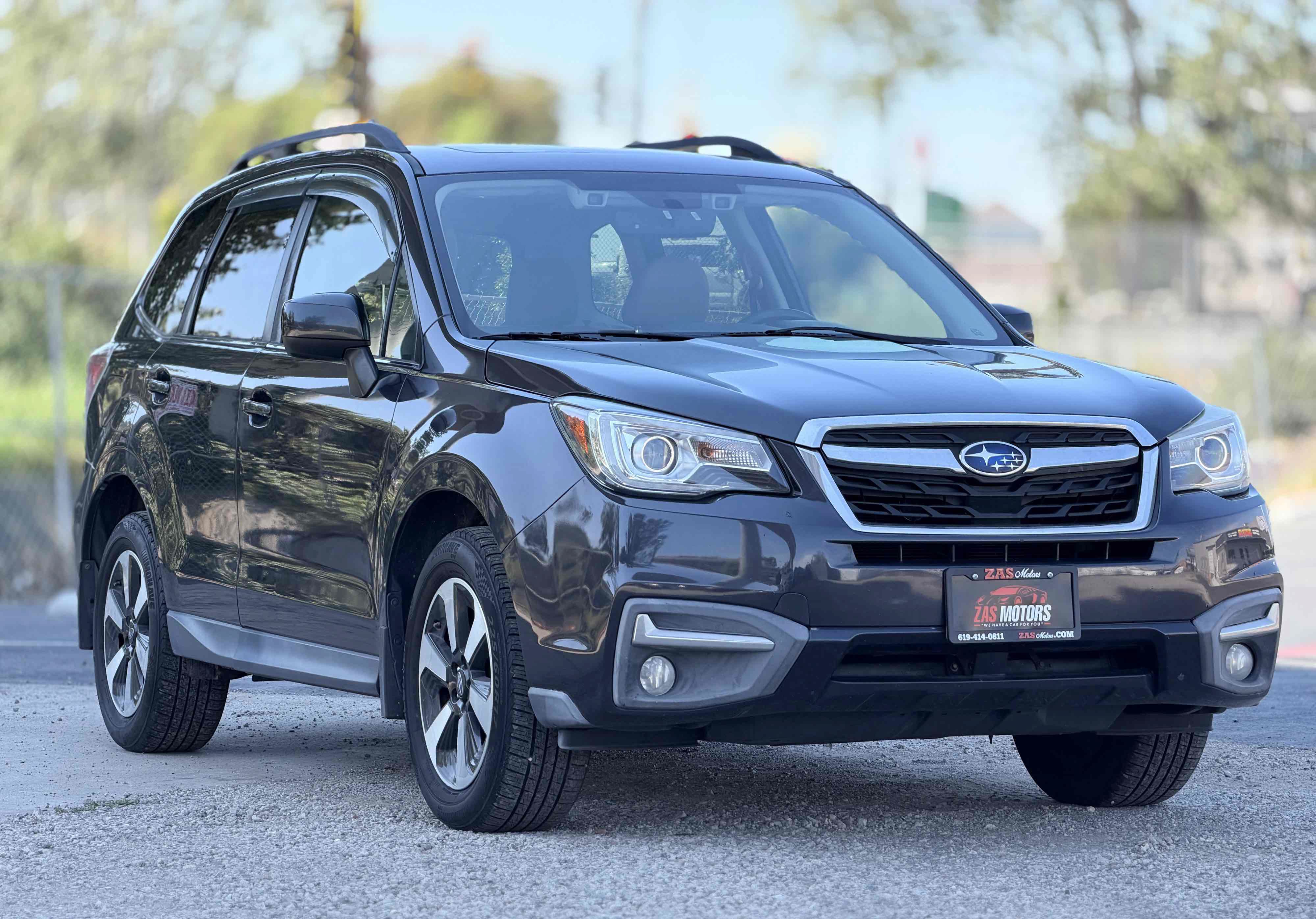 Used 2017 Subaru Forester 2.5i Limited AWD/4WD image 4