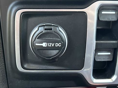 Certified 2026 Jeep Wrangler Unlimited Rubicon AWD/4WD image 23