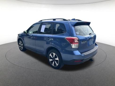 Used 2017 Subaru Forester 2.5i Premium AWD/4WD image 3