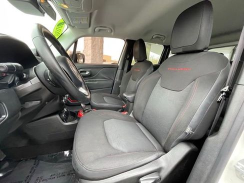 Used 2015 Jeep Renegade Trailhawk AWD/4WD image 12