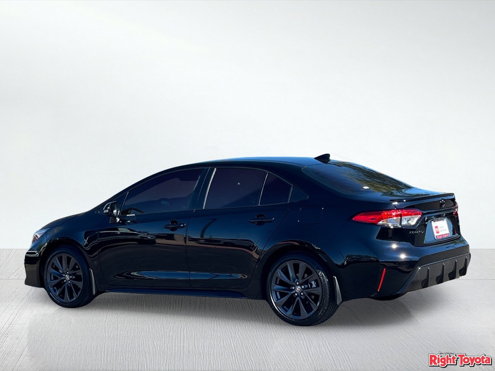 Certified 2026 Toyota Corolla SE FWD image 5