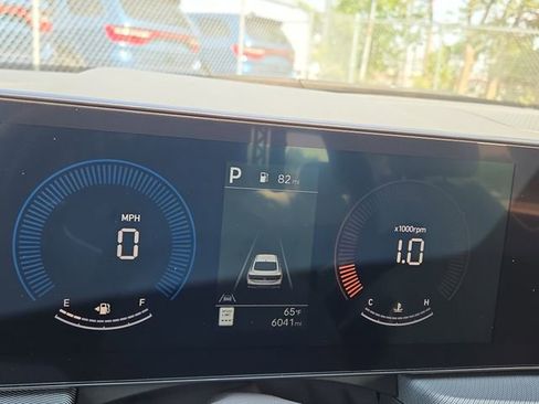 Certified 2025 Hyundai Sonata SEL AWD/4WD image 9