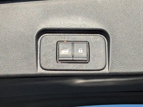 Used 2023 Nissan Rogue SV w/ SV Premium B Package image 14