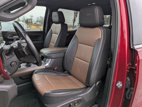 Used 2023 Chevrolet Silverado 1500 High Country w/ High Country Premium Package image 13