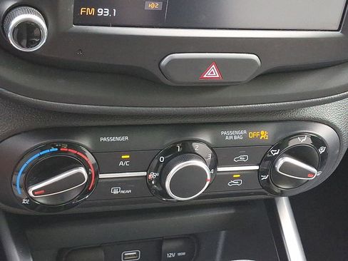 Used 2022 Kia Soul LX image 15