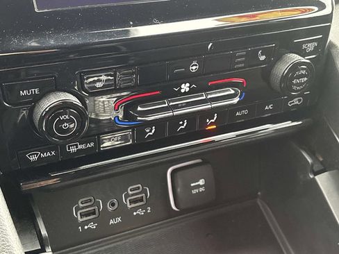 Used 2024 Jeep Grand Cherokee L Altitude image 34