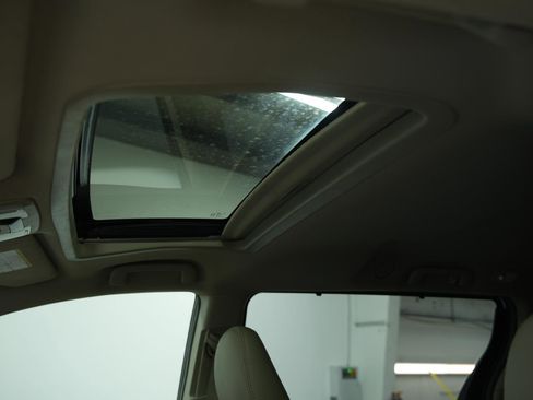 Used 2017 Toyota Sienna XLE image 40