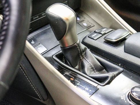 Used 2014 Lexus IS 350 w/ Luxury Package w/Gray Wood RWD image 19