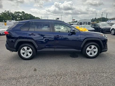 Used 2019 Toyota RAV4 XLE w/ Convenience Package FWD image 7