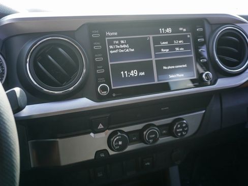 Used 2020 Toyota Tacoma SR5 w/ Phone Cable & Charge Package image 22