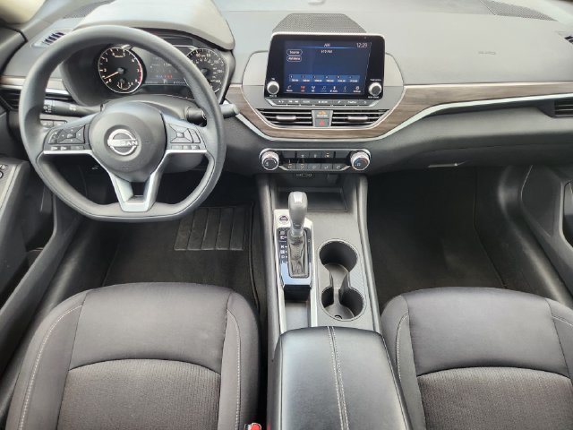 Used 2025 Nissan Altima 2.5 SV FWD image 24