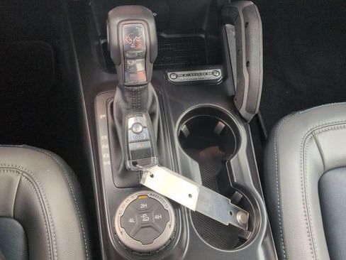Used 2024 Ford Bronco Outer Banks AWD/4WD image 19