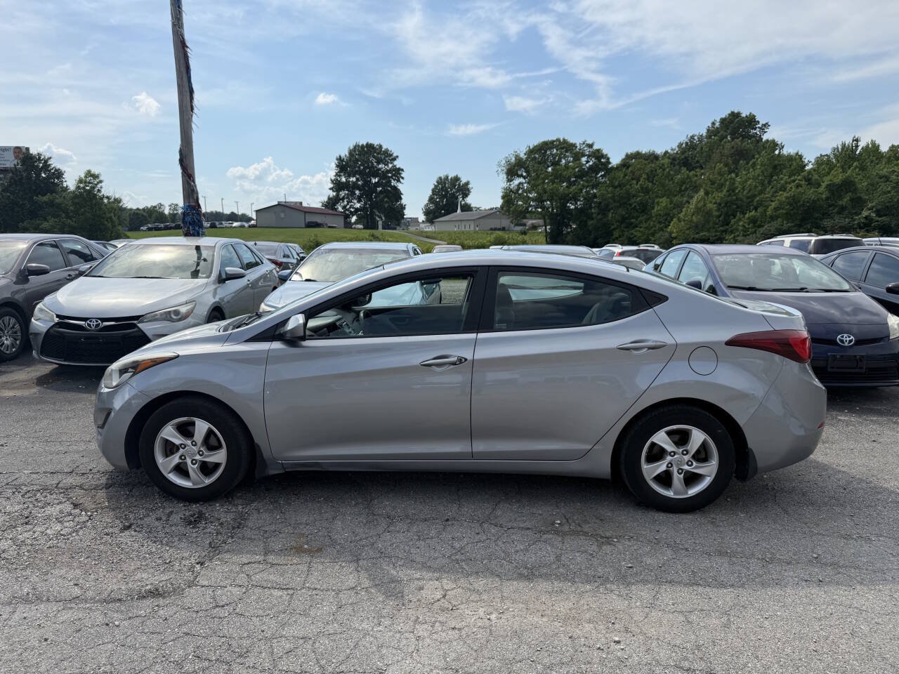 Used 2015 Hyundai Elantra SE FWD image 3