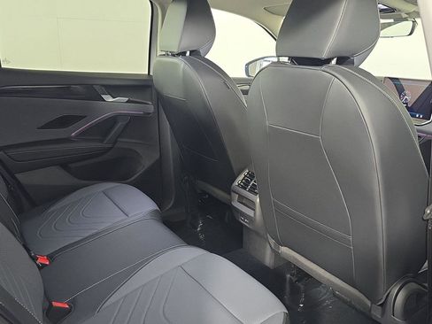 New 2026 Volkswagen Tiguan SE AWD/4WD image 19