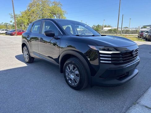 Used 2025 Nissan Kicks S FWD image 8