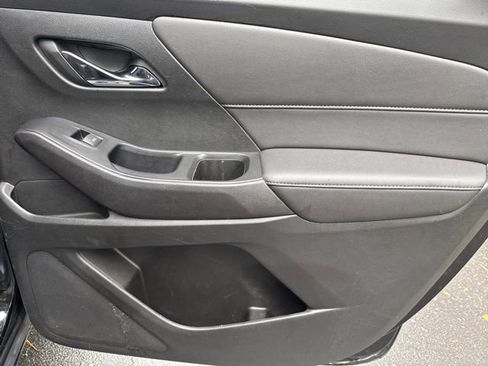 Used 2023 Chevrolet Traverse LT image 27