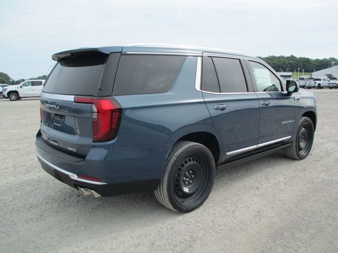 New 2026 GMC Yukon Denali w/ Denali Reserve Package AWD/4WD image 4