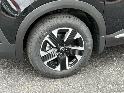New 2026 Nissan Kicks SV w/ Cold Weather Package AWD/4WD image 7